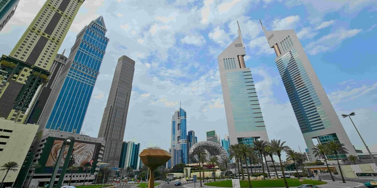 EAU, atacată cu rachete și drone: De ce este Iranul ținta principală?