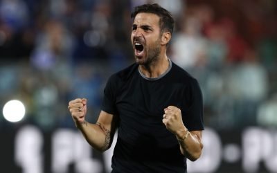 Fabregas vrea un „Bombonera” la Como pentru duelul din Coppa Italia cu Inter Milano Cesc Fabregas, fost mijlocaș al lui Arsenal, a lansat un apel fervent către fanii echipei Como, rugându-i să transforme stadionul Giuseppe Sinigaglia într-un „mic Bombonera” pentru meciul din Coppa Italia împotriva echipei Inter Milano