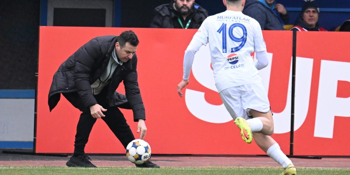 Farul Constanța, înfrântă de Csikszereda și cu moralul la pământ Farul Constanța a suferit o înfrângere pe terenul celor de la FK Csikszereda, scor 0-1, în ultimul meci din sezonul regular al SuperLigii