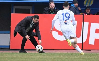 Farul Constanța, înfrântă de Csikszereda și cu moralul la pământ Farul Constanța a suferit o înfrângere pe terenul celor de la FK Csikszereda, scor 0-1, în ultimul meci din sezonul regular al SuperLigii