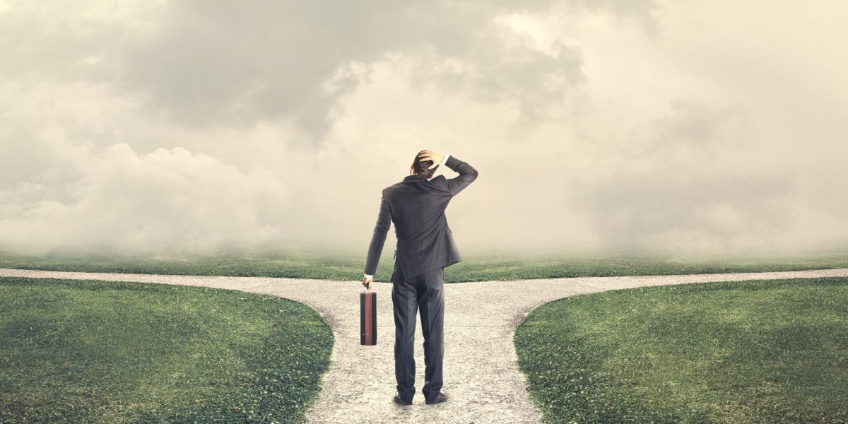 Cercetare: Ce se petrece când iei decizii în locul altora