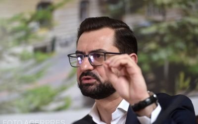 Adrian Chesnoiu, fost ministru al Agriculturii, condamnat la închisoare cu executare Fostul ministru al Agriculturii, Adrian Chesnoiu, a fost condamnat miercuri de Înalta Curte de Casație și Justiție la 4 ani de închisoare cu executare
