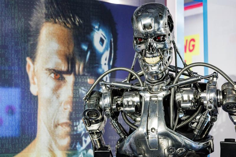 China avertizează: Un viitor „Terminator” ar putea deveni realitate din cauza AI înarmate Beijingul a avertizat Statele Unite cu privire la utilizarea excesivă a inteligenței artificiale (AI) în domeniul militar, sugerând că aceasta ar putea conduce la un viitor distopic, similar cu cel prezentat în filmele „Terminator”