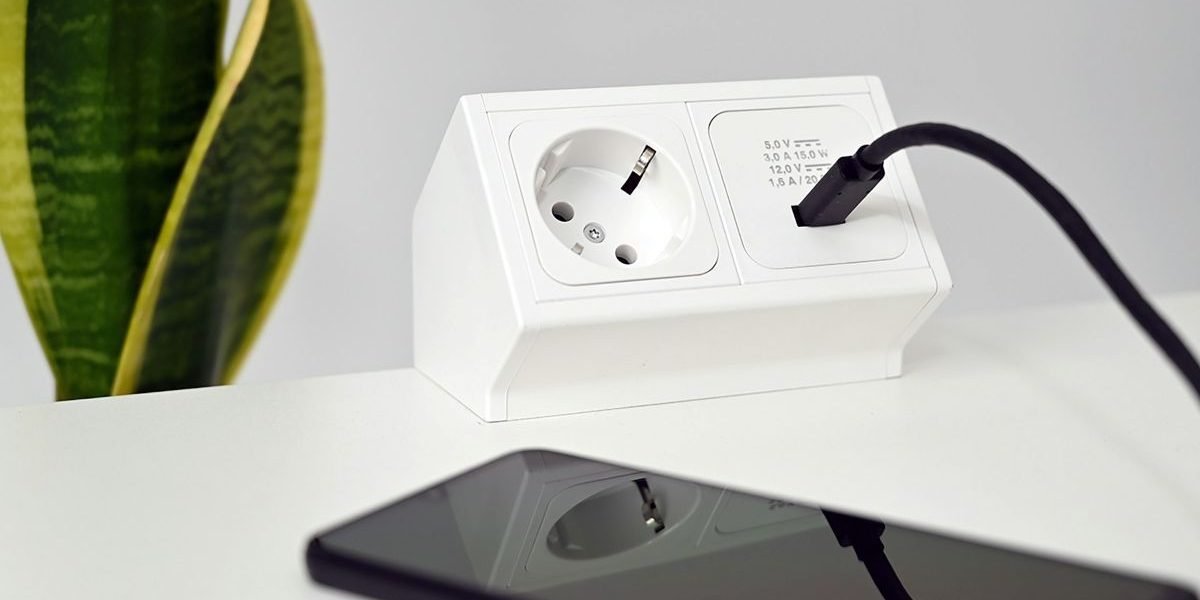 Avertisment: Încărcarea telefonului la prize publice poate expune datele personale În era digitală, telefoanele mobile au devenit indispensabile, fiind utilizate pentru comunicare, muncă, plăți și divertisment