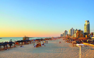 Explozii puternice au zguduit centrul Israelului, inclusiv Tel Aviv, în urma unor atacuri cu rachete și drone raportate de agențiile internaționale de presă