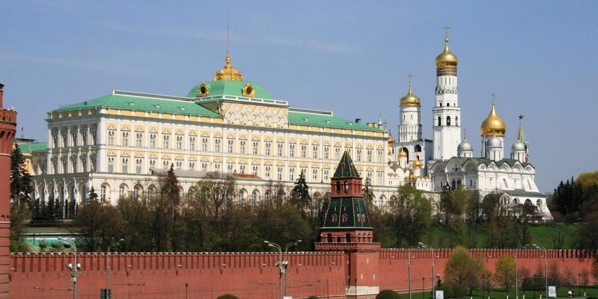 Rusia își arată sprijinul pentru Cuba, pe fondul tensiunilor cu Statele Unite Kremlinul a transmis marți că este pregătit să ofere asistență Cubei și menține contacte cu guvernul de la Havana, potrivit unei declarații publicate pe Telegram