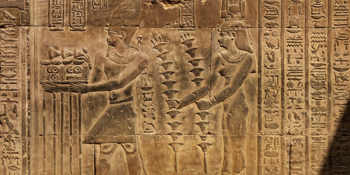 Un leac străvechi din Egiptul antic ar putea oferi speranțe pentru tratarea bolilor de ochi Un studiu recent sugerează că laptele matern, folosit de medicii din Egiptul antic pentru tratarea afecțiunilor oculare, ar putea avea efecte benefice reale