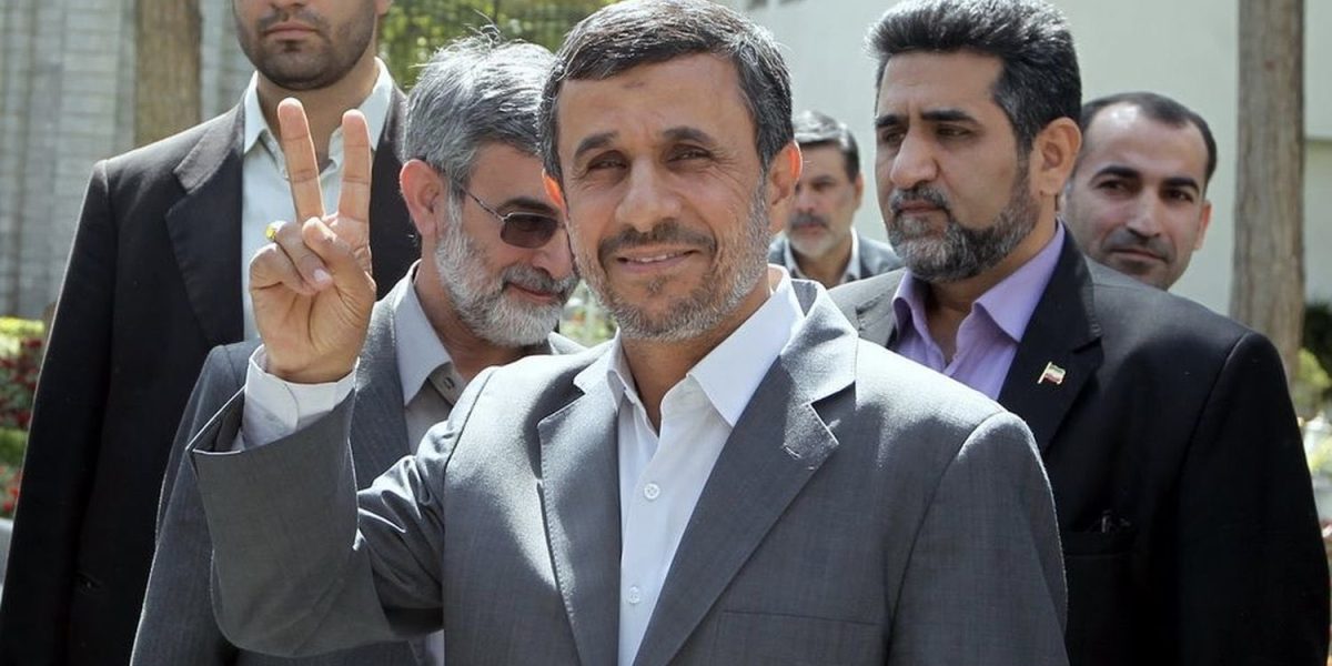De ce fostul președinte ahmadinejad e în continuare util