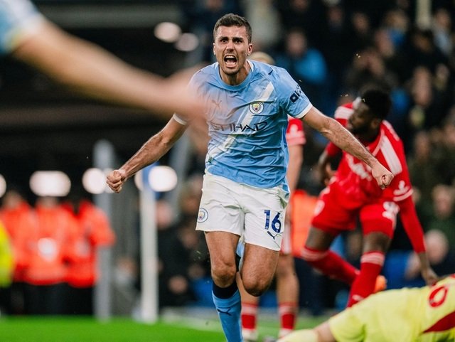 Manchester City, blocată pe teren propriu: Remiză surprinzătoare în fața lui Nottingham Forest Seara de miercuri a adus o serie de rezultate neașteptate în etapa a 29-a din Premier League, cu Manchester City, una dintre favoritele la titlu, remizând pe teren propriu cu Nottingham Forest