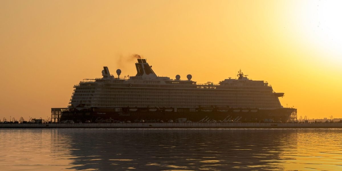 Haos în Golful Persic: Mii de turiști au rămas blocați pe nave de croazieră în Dubai, Abu Dhabi și Doha