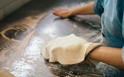 Cât de mult poate susține o masă din inox: Ghid practic O masă din inox, aparent un element simplu de mobilier, este de fapt o piesă de echipament tehnic versatilă, a cărei capacitate de încărcare variază considerabil