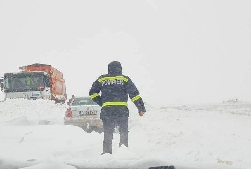 Cod galben de ploi și ninsori în jumătate de țară Administrația Națională de Meteorologie (ANM) a emis o avertizare de tip cod galben pentru ploi și ninsori, valabilă începând de duminică