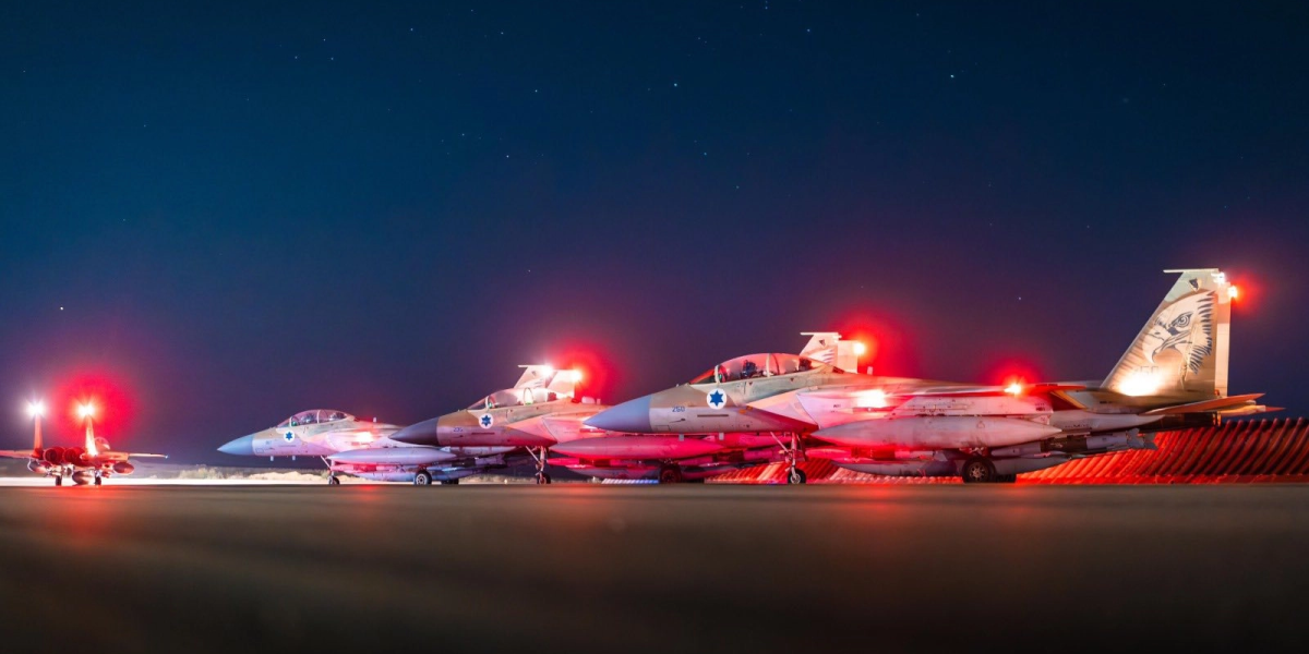 Israelul bombardează din nou Beirutul, după ordinul de evacuare Armata israeliană a reluat bombardamentele în suburbiile sudice ale Beirutului, duminică seara, la scurt timp după ce a emis un ordin de evacuare pentru mai multe cartiere din zonă