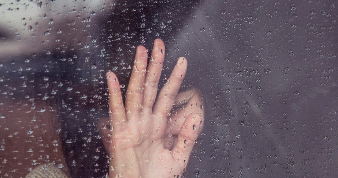 Trei persoane reținute în Constanța pentru trafic de minori și proxenetism Trei persoane au fost reținute de polițiștii din Constanța sub acuzațiile de trafic de minori, proxenetism și mărturie mincinoasă