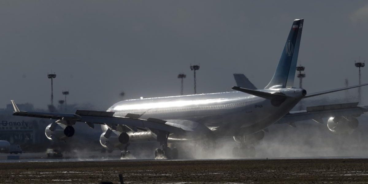 Operație secretă la Moscova pentru Mojtaba Khamenei, fiul liderului suprem iranian? Mojtaba Khamenei, considerat un potențial succesor al tatălui său, liderul suprem al Iranului, ar fi fost operat de urgență în Rusia și se află în prezent sub îngrijire medicală într-una dintre clinicile frecventate de Vladimir Putin