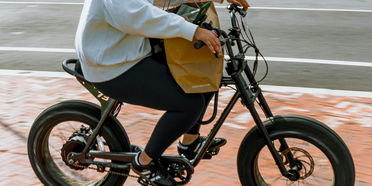 Accident grav cu o bicicletă electrică în SUA: O lecție despre siguranță și responsabilitate Un accident petrecut în statul american Minnesota readuce în prim-plan riscurile asociate cu utilizarea bicicletelor electrice