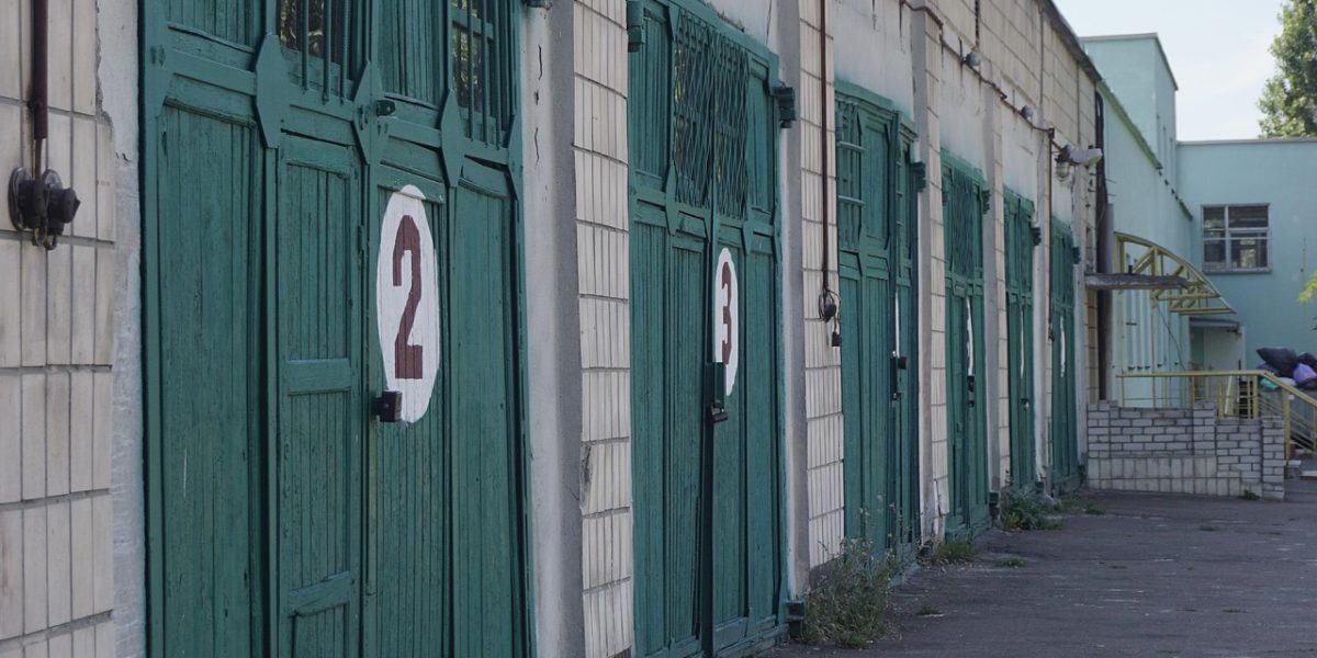 Zeci de cadavre neînmormântate descoperite într-un departament francez de peste mări Un scandal de proporții a izbucnit în Guadelupa, un departament francez situat în arhipelagul din estul Caraibelor, unde zeci de cadavre au fost descoperite neînmormântate