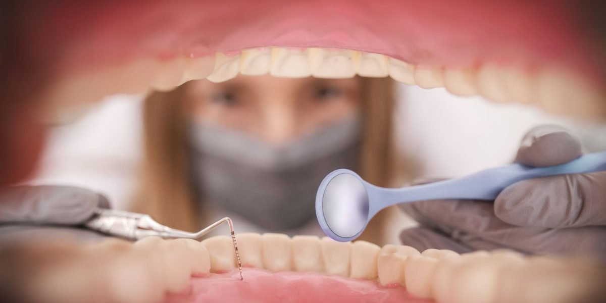 Record mondial dentar: Un bărbat are cu zece dinți mai mult decât media Un bărbat din India a intrat în Cartea Recordurilor Guinness pentru că are cel mai mare număr de dinți