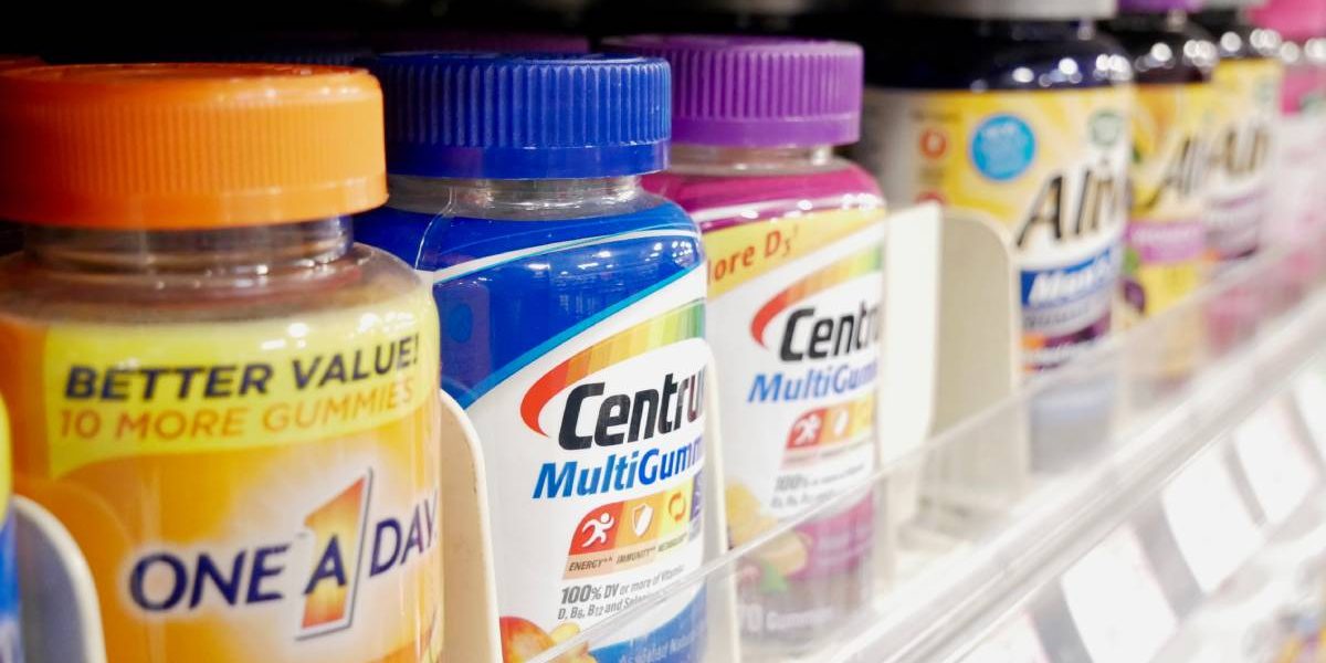 Multivitaminele încetinesc îmbătrânirea: Ce vitamine să alegi, conform experților?