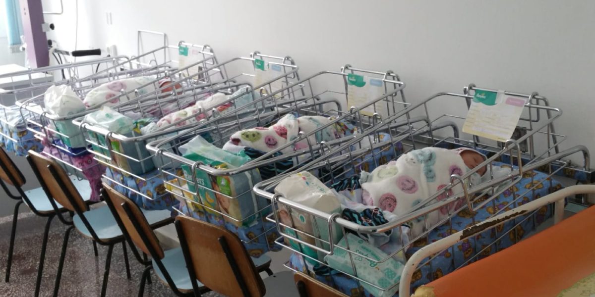 Substanțe chimice din plastic, legate de milioane de nașteri premature la nivel global Un studiu recent publicat în revista eClinicalMedicine sugerează o legătură între expunerea la două substanțe chimice utilizate în producția de plastic și un număr semnificativ de nașteri premature și decese infantile la nivel global