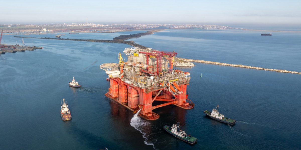 Discuții la nivel înalt despre proiectul Neptun Deep: Producția de gaze, pe agenda președintelui Președintele României, Nicușor Dan, s-a întâlnit luni cu oficiali de rang înalt de la OMV Petrom pentru a discuta despre progresul proiectului Neptun Deep, o investiție majoră în explorarea gazelor naturale din Marea Neagră