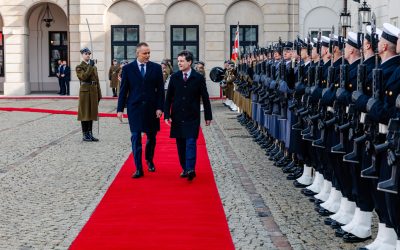 România și Polonia își consolidează parteneriatul strategic Președinții României și Poloniei, Nicușor Dan și Karol Nawrocki, s-au întâlnit joi la Varșovia pentru a discuta despre consolidarea parteneriatului strategic dintre cele două țări