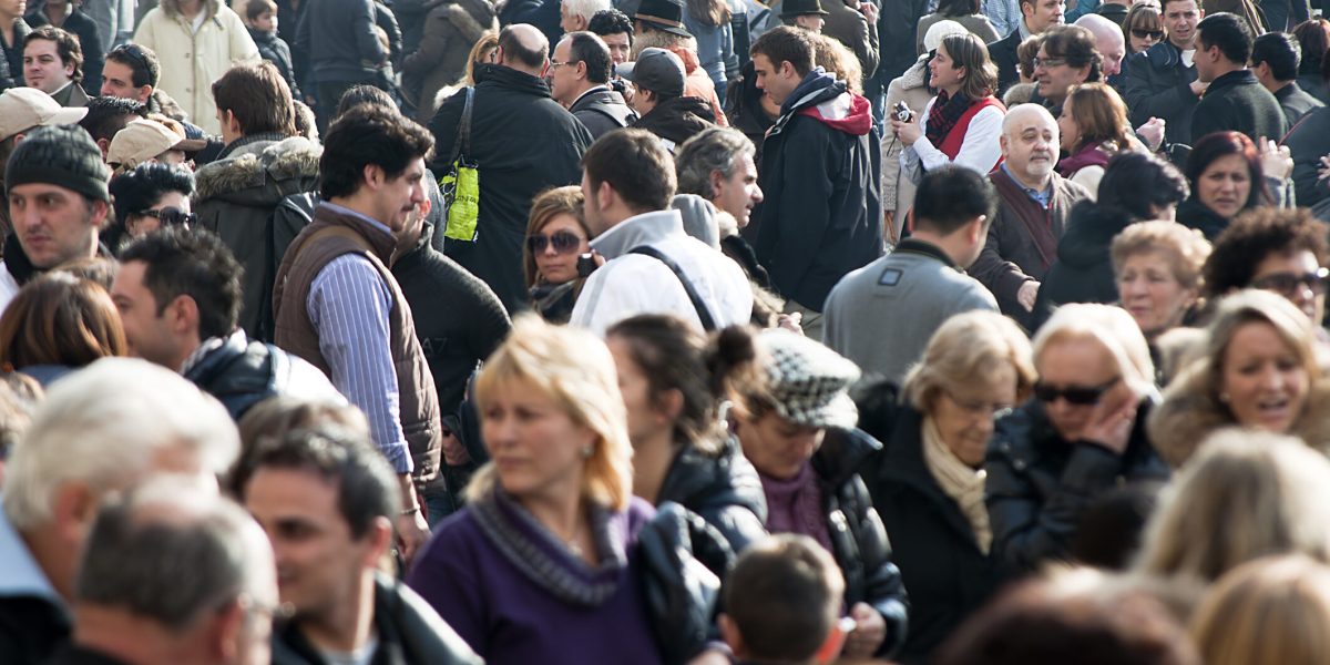 Revolta românilor repatriați din Orientul Mijlociu: Costuri suportate de pasageri, acuzații de lipsă de sprijin Bucureștiul a fost scena unei controverse aprinse, după ce românii repatriați din Orientul Mijlociu au reclamat că au fost nevoiți să își achite singuri costurile de întoarcere în țară