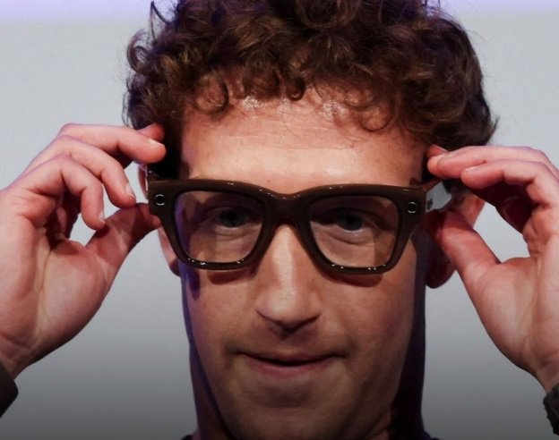 Ochelarii inteligenți ai Meta, producătorul Facebook, ar fi implicat într-o controversă legată de confidențialitatea datelor