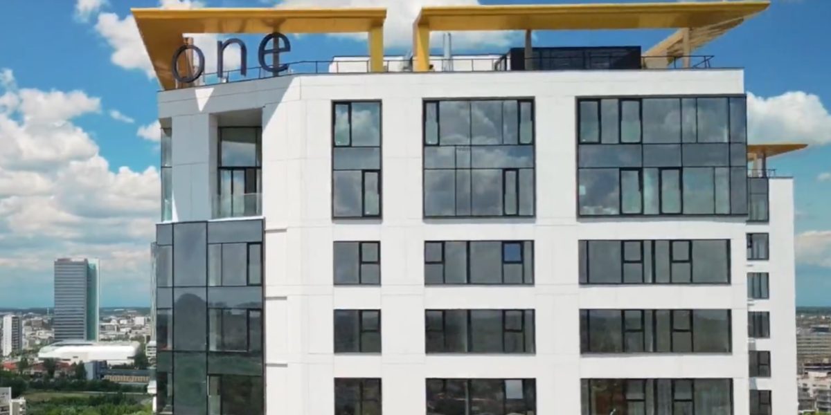 One United Properties vizează extinderea în afara României și analizează noi proiecte locale One United Properties, dezvoltator imobiliar listat la Bursa de Valori București (BVB: ONE), intenționează să se extindă în afara României, posibil chiar în cursul acestui an, conform declarațiilor cofondatorului și co-CEO, Victor Căpitanu