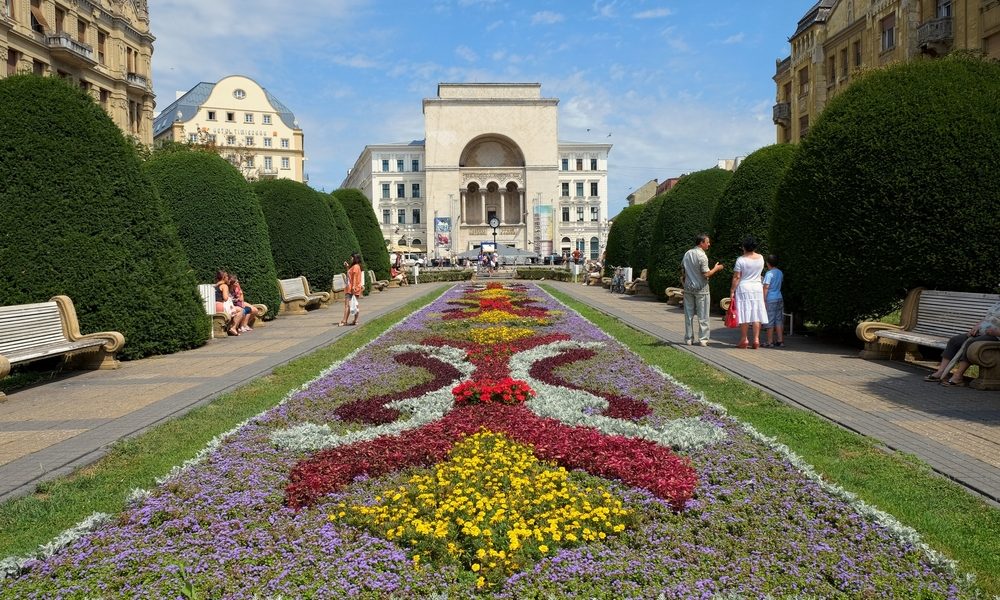 Fost directori ai Operei Române din Timișoara, condamnați pentru corupție Cristian Rudic, fost manager, și Nova Bataniat, fost director general adjunct al Operei Române din Timișoara, au fost condamnați la doi ani și două luni de închisoare cu suspendare