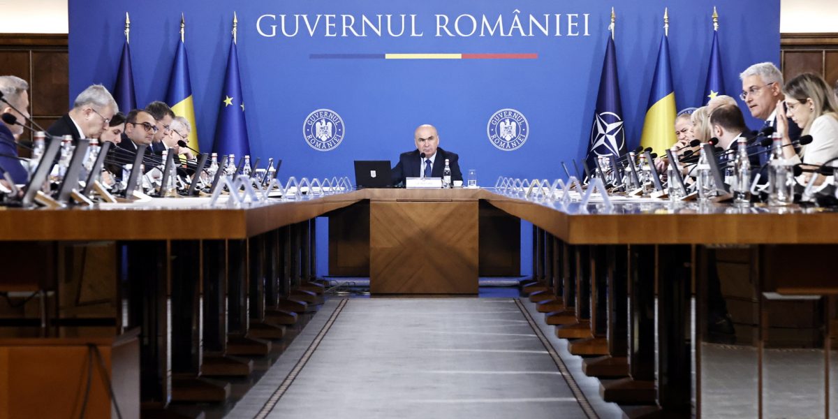 Ședința de Guvern pentru criza carburanților, amânată: CES blochează măsurile propuse București – Ședința extraordinară de Guvern programată pentru marți, în care urmau să fie adoptate măsuri pentru a combate criza prețurilor la carburanți, a fost amânată