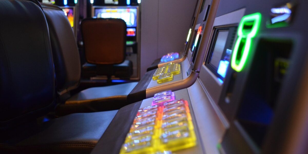 USR solicită protejarea bucureștenilor de sălile de jocuri de noroc Diana Stoica, lidera deputaților USR, a lansat un apel către partidele politice, cerând un vot pentru protejarea locuitorilor Bucureștiului de proliferarea sălilor de jocuri de noroc