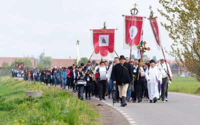 Nicușor Dan Celebrează Ziua Maghiarilor de Pretutindeni: Un Omagiu Adus Contribuției la Democrație Primarul general al Capitalei, Nicușor Dan, a transmis un mesaj cu ocazia Zilei Maghiarilor de Pretutindeni, evidențiind rolul important jucat de această comunitate în istoria recentă a României