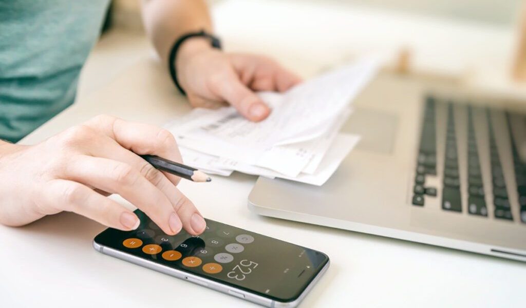 Criza carnetelor de muncă: Zeci de mii de români, în pragul pensionării, riscă să aibă probleme Un blocaj major afectează sistemul de pensii din România, punând în pericol zeci de mii de români aflați în pragul pensionării