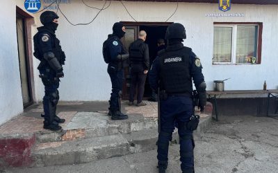 Sechestru de 47 de milioane de euro într-un dosar de fraudă privind colectarea deșeurilor Procurorii Parchetului de pe lângă Tribunalul București au pus sub sechestru bunuri în valoare de 236 de milioane de lei (aproximativ 47 de milioane de euro), aparținând a 14 persoane implicate într-o rețea care ar fi decontat în mod fraudulos sume importante din activitatea de colectare a ambalajelor