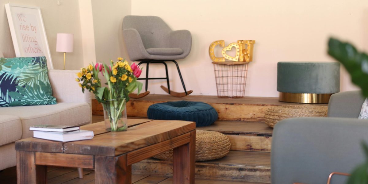 Primăvara aduce o schimbare nu doar în garderobă, ci și în felul în care ne raportăm la spațiul locuinței