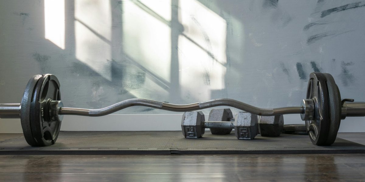 Modelul clasic al sălii de fitness: o capcană pentru antrenorii ambițioși Pentru mulți antrenori personali, visul de a avea succes în domeniul fitnessului se lovește de realitatea dură a modelului de afaceri tradițional