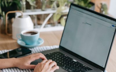 Educația digitală, cea mai mare vulnerabilitate, avertizează ANCOM Educația digitală a cetățenilor este principala vulnerabilitate în domeniul securității cibernetice, a declarat Cristin Nicolae Popa, director executiv în cadrul Autorității Naționale pentru Administrare și Reglementare în Comunicații (ANCOM)