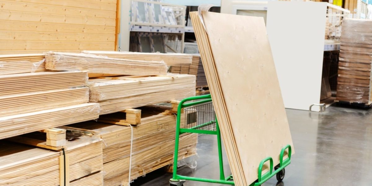 Placajul: Ghid esențial pentru alegerea potrivită în proiectele de construcții și mobilier Placajul, material versatil apreciat în ateliere și pe șantiere, se dovedește a fi o alegere excelentă pentru diverse proiecte, de la corpuri de mobilier și rafturi, până la compartimentări și placări interioare