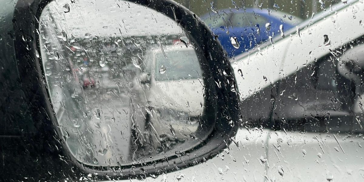 Furtuni violente în Teleorman: Pompierii intervin pentru a limita pagubele Județul Teleorman a fost lovit sâmbătă de vijelii puternice, însoțite de precipitații abundente și grindină