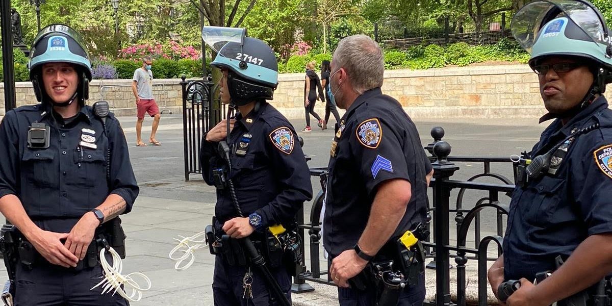 Atac armat într-o zonă aglomerată din Austin: Doi morți și 14 răniți Un atac armat a avut loc în noaptea de sâmbătă spre duminică pe celebra Sixth Street din Austin, Texas