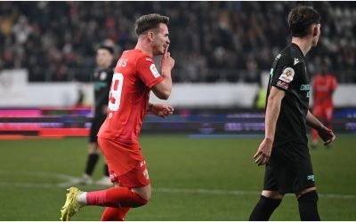 Dinamo merge în semifinale, dar fanii protestează Dinamo București a obținut calificarea în semifinalele Cupei României Betano, pentru prima dată de la schimbarea formatului competiției