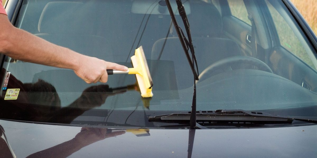 „Parbrize” sau „parbrizuri”? O regulă gramaticală simplă, dar frecvent ignorată Cuvântul „parbriz”, element esențial al oricărui autovehicul, ridică adesea semne de întrebare în privința formei corecte de plural