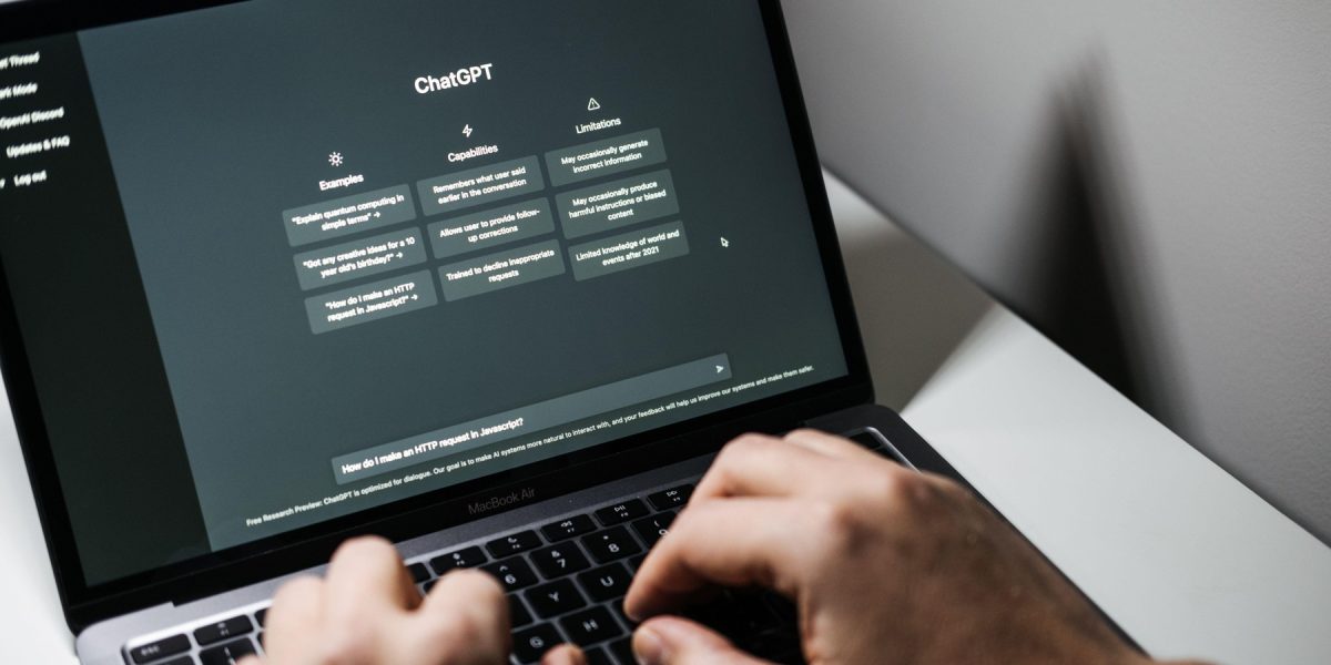 ChatGPT: Un asistent medical cu limitări în situații critice Un studiu recent publicat în revista Nature arată că ChatGPT Health, instrumentul de inteligență artificială dezvoltat de OpenAI pentru a oferi sfaturi medicale, are limitări semnificative în gestionarea situațiilor de urgență