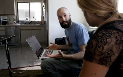 Șeful Patreon cere despăgubiri pentru creatorii de conținut, afectați de AI Jack Conte, CEO-ul platformei Patreon, care conectează creatorii de conținut cu susținătorii, critică dur companiile de inteligență artificială (AI) pentru modul în care ignoră creatorii în dezvoltarea modelelor de AI