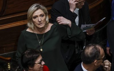 Marine Le Pen laudă Ungaria pentru blocarea fondurilor UE destinate Ucrainei Liderul de extremă dreapta francez, Marine Le Pen, aflată la Budapesta, a lăudat decizia premierului ungar Viktor Orbán de a bloca un împrumut de 90 de miliarde de euro din partea Uniunii Europene, destinat Ucrainei