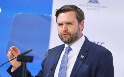 Vicepreședintele american lansează o investigație asupra OZN-urilor, dar le consideră „demoni” Vicepreședintele Statelor Unite, JD Vance, a promis că va investiga în mod serios informațiile disponibile despre obiectele zburătoare neidentificate (OZN-uri), dar a exprimat convingerea că acestea ar putea fi, de fapt, „demoni”