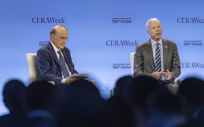 Criza din Orientul Mijlociu: Directorii din industria petrolului avertizează, oficialii americani minimizează impactul Houston, SUA – Războiul din Orientul Mijlociu stârnește îngrijorare tot mai mare în rândul liderilor din industria petrolieră, reuniți la Houston pentru conferința CERAWeek