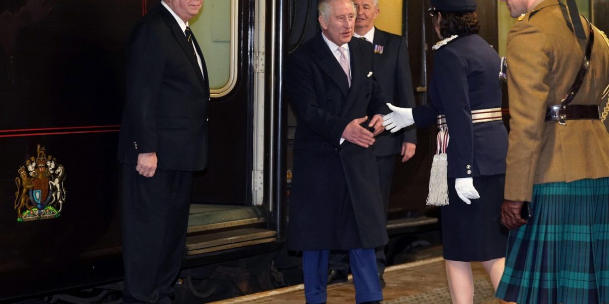 Regele Charles al III-lea devine patron al unei organizații evreiești din Marea Britanie, în contextul unei creșteri a antisemitismului Regele Charles al III-lea al Marii Britanii a acceptat să devină patron al Community Security Trust (CST), o organizație caritabilă evreiască importantă în Regatul Unit