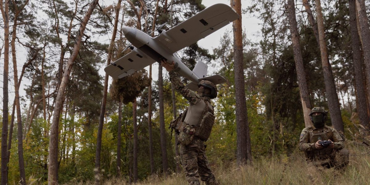 România negociază cu 15 companii ucrainene pentru a produce drone, un proiect finanțat cu 200 de milioane de euro prin mecanismul european SAFE